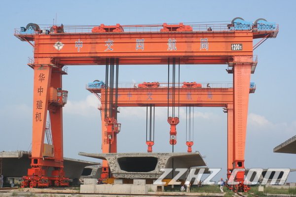 MGhz1200t箱梁门式起重机现场工况
